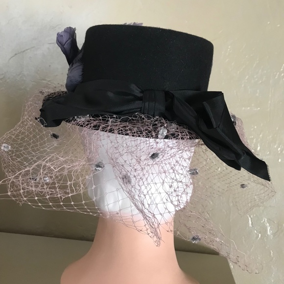 DRAMATIC VINTAGE BLACK FELT FEDORA - PURPLE FEATHER TRIM & WINGS + DOTTED VEIL - Picture 4 of 11